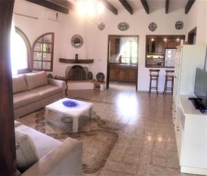 Gallery image of KATERINA'S HOLIDAY HOME in Kriopigi
