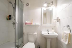 Kúpeľňa v ubytovaní 404 Rooms Wilanowska + 37 fotografií