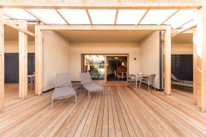 A balcony or terrace at Weingut Moser Apartments