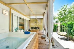 Afbeelding uit fotogalerij van Polidor Camping Resort in Poreč