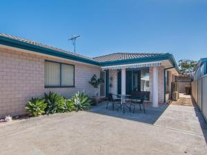 Gallery image of 1 54 Parkes Street in Tuncurry