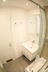 Phòng tắm tại Modern Apartment in city center