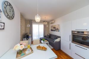 Kuchyň nebo kuchyňský kout v ubytování Apartment Kristina