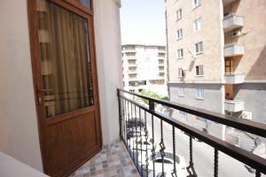 Balkón nebo terasa v ubytování A Hotel Yerevan