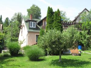 Vonkajšia záhrada v ubytovaní Panorámás apartman 4+1
