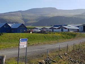 Naturlandskabet i nærheden af feriegården + 42 billeder