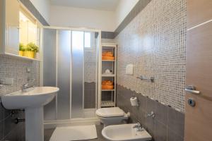 A bathroom at LE NOBILI DIMORE - appartamenti a Gallipoli