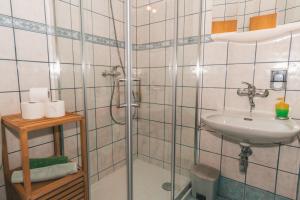 Ένα μπάνιο στο Apartments Micic +45 φωτογραφίες