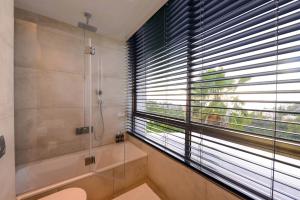 Koupelna v ubytování Luxury Suites by Notaly Ariel