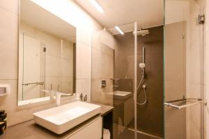 Koupelna v ubytování Luxury Suites by Notaly Ariel