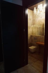 Kúpeľňa v ubytovaní Apartamenty Centrum RS SUITES Kowalska 12