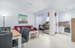 Kuchyňa alebo kuchynka v ubytovaní Apartments Hana in Funtana