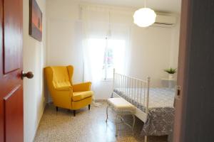 Łóżko lub łóżka w pokoju w obiekcie Punta Prima beach apt Orihuela Costa