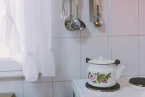 Kuchyňa alebo kuchynka v ubytovaní Comfy & Relaxing Apartment