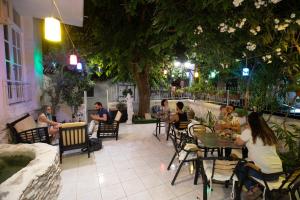 A restaurant or other place to eat at ATICI HOTEL