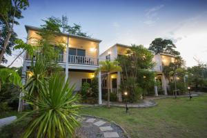 Κήπος έξω από το Tharapana Khaoyai Resort