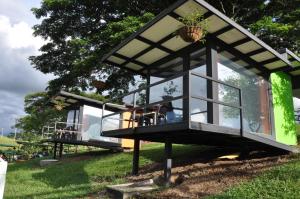 AlcaláGlamping - Calochorno的田间中的小房子