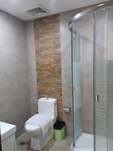 A bathroom at Marand Resort -Highway
