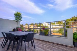 Balkón nebo terasa v ubytování Luxury Suites by Notaly Ariel