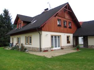 Budova, v ktorej sa apartmán nachádza + 13 fotografií