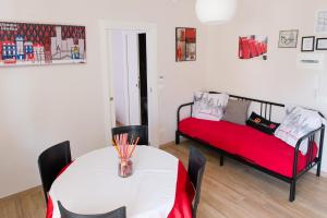 A bed or beds in a room at B&B Le City