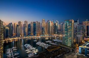 Nespecifikovaný výhled na destinaci Dubaj nebo výhled na město při pohledu z hotelu