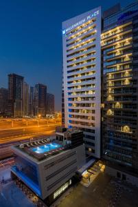 Bazén v ubytování Millennium Place Dubai Marina nebo v jeho okolí