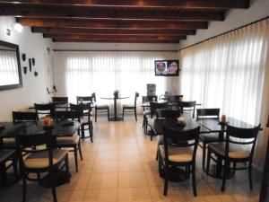 Hosteria Posada Drake tesisinde bir restoran veya yemek mekanı