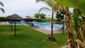 Bazén v ubytování Vilamoura Marina Beach Aquamar 103 nebo v jeho okolí