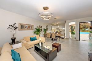 Χώρος καθιστικού στο Villa4Dreams