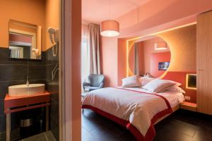 Postel nebo postele na pokoji v ubytování Le Texture Premium Rooms Duomo-Cordusio