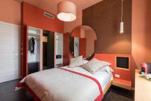 Postel nebo postele na pokoji v ubytování Le Texture Premium Rooms Duomo-Cordusio