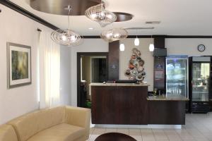 The lobby or reception area at Horizon Inn & Suites