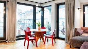 Posedenie v ubytovaní Rajska Blue Luxury Apartment