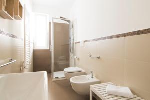 A bathroom at Casa Tiziana - ApulianStay Group