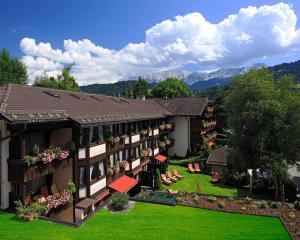Nespecifikovaný výhled na hory nebo výhled na hory při pohledu z hotelu