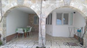 Ein Patio oder anderer Außenbereich in der Unterkunft Apartments Lončarević