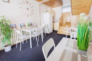 Kuchyňa alebo kuchynka v ubytovaní Apartman Szanyi