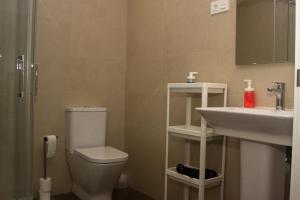 A bathroom at APARTAMENTOS GyC VIVIENDAS GOLD