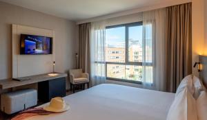Ein Bett oder Betten in einem Zimmer der Unterkunft Attica 21 Barcelona Mar