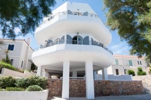 Το κτήριο όπου στεγάζεται  το ξενοδοχείο