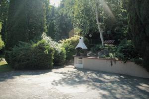 Vonkajšia záhrada v ubytovaní Apartamenty Szkocka