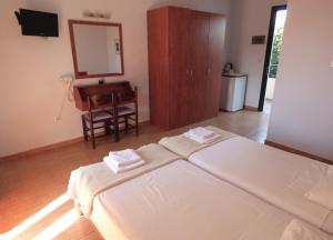 Imagen de la galería de Dolphins Apartments & Rooms, en Limenas