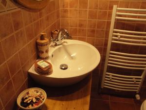 Phòng tắm tại Casuta din Lunca
