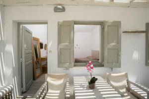 Posezení v ubytování Agia Anna Beachfront Boutique