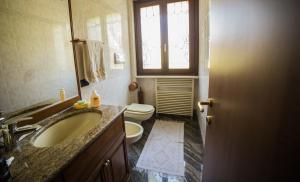 A bathroom at Villa Ivana