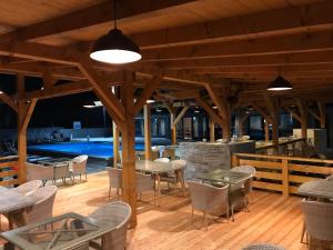 Bazén v ubytování 16 Lakes Hotel nebo v jeho okolí