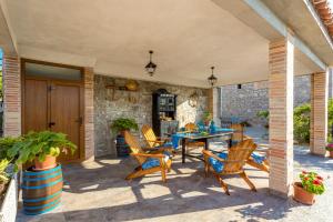 Patio nebo venkovní prostory v ubytování Country Villa St Anton