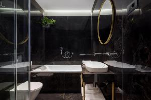 Koupelna v ubytování Five Elements Luxury Rooms