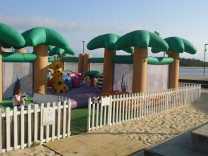 Herní místnost nebo prostor pro děti v ubytování Les Landes avec piscine et près du lac